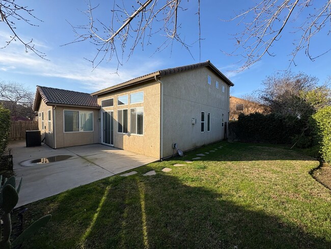 Building Photo - 3 Bedroom Home in the Avalon gated community coming soon!