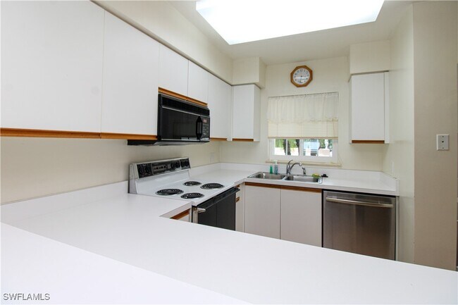 Building Photo - 333 Sunrise Cay