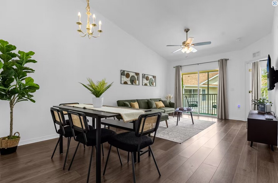 Dinning Room - 8840 Grand Palms Cir