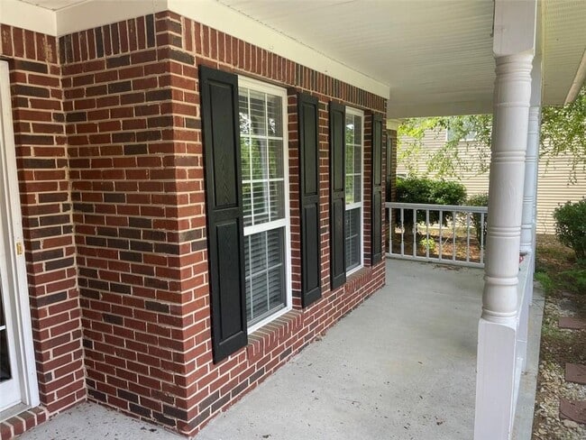 Building Photo - 3028 Express Ln NE