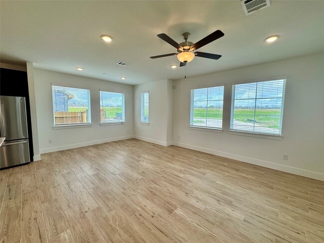 Building Photo - 1210 Shaded Rock Dr