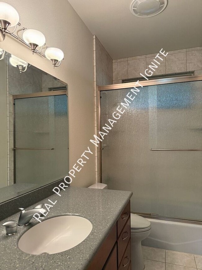 Building Photo - 3337 NW McCready Dr