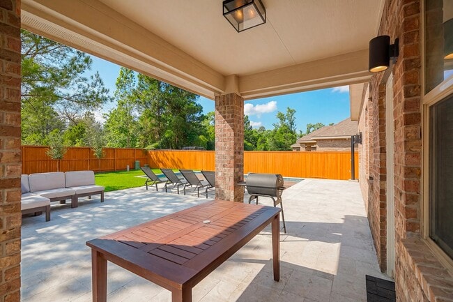 Building Photo - 174 Black Swan Pl