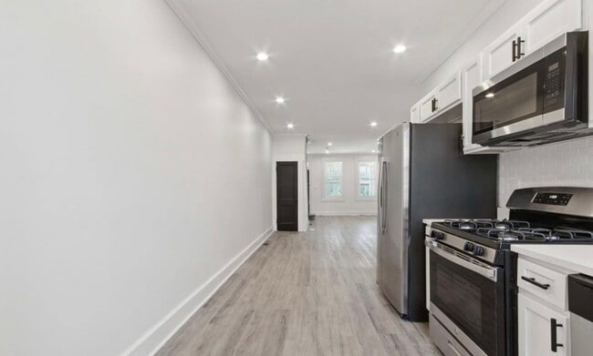 Building Photo - 2582 Edmondson Ave