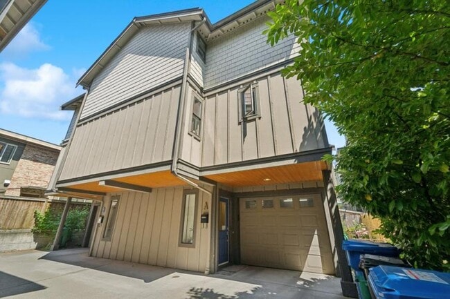 Primary Photo - 2 bedroom in Seattle WA 98103