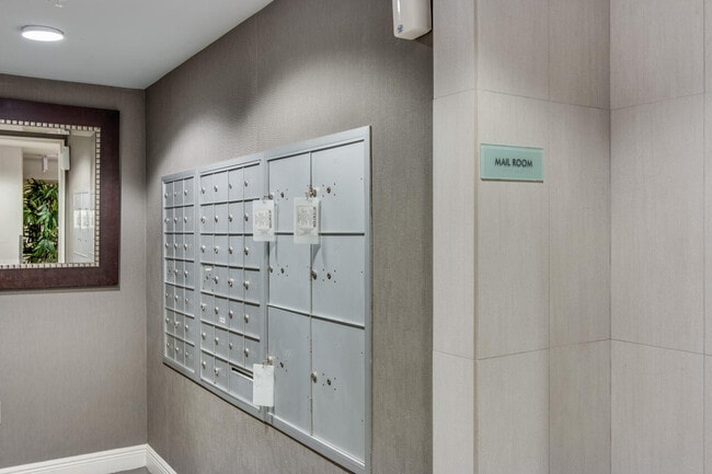 Building Photo - 235 NE 1st St