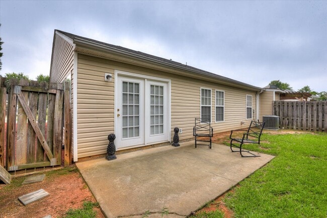 Building Photo - 147 Portofino Ln SW