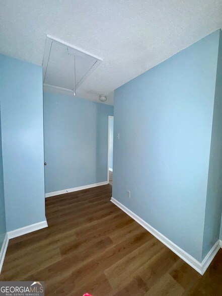 Building Photo - 3871 Pleasant Oaks Dr