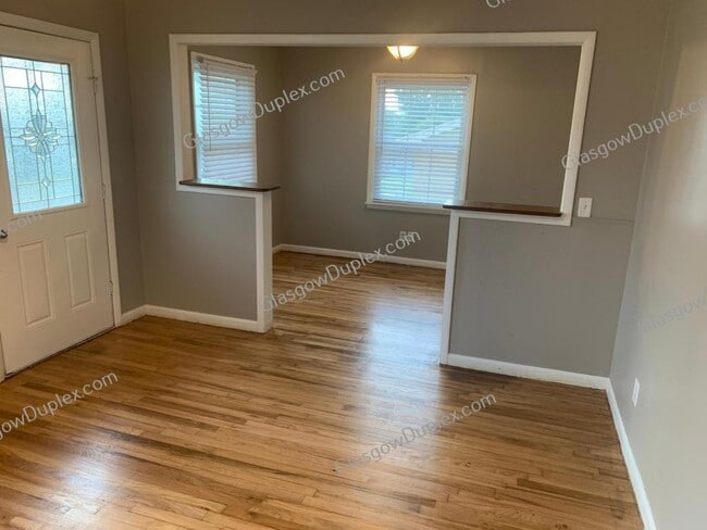 Building Photo - 215 Marion Dr