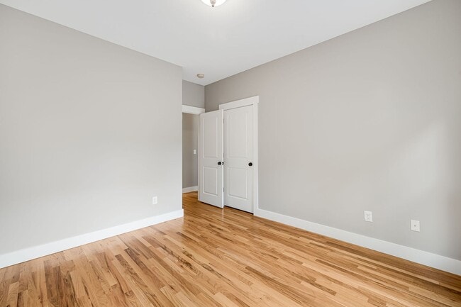 Building Photo - Beautiful 3-Bedroom Home with Garage in Es...