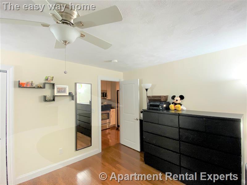 Building Photo - 6 Blair Pl