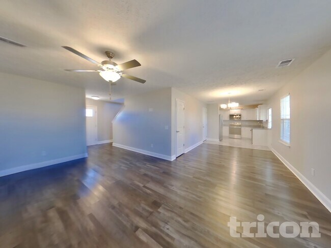 Building Photo - 716 Cedar Ln