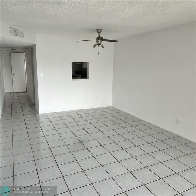 Building Photo - 8060 S Colony Cir