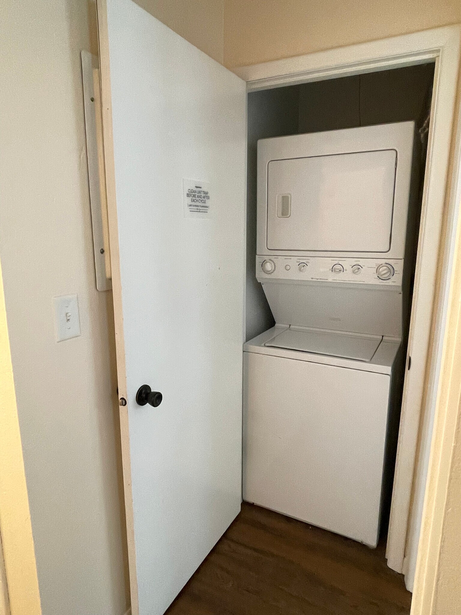 in unit laundry - 207 Wellons Dr