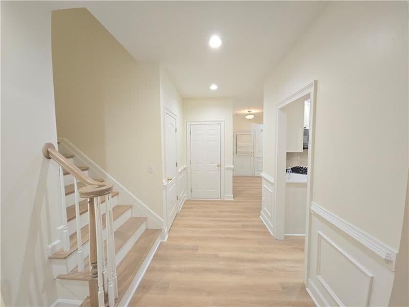 Building Photo - 12592 Waterside Dr