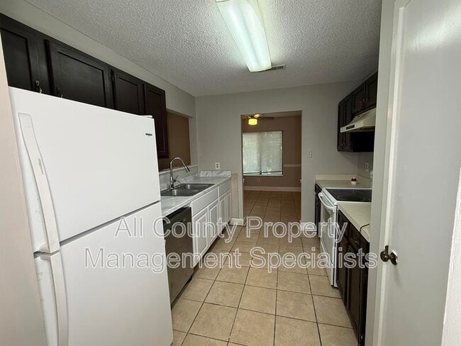 Building Photo - 1002 Creekside Wy