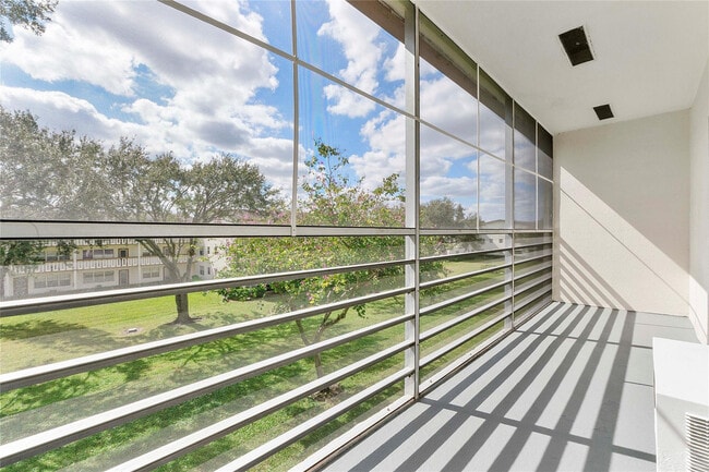 Building Photo - 457 Mansfield I