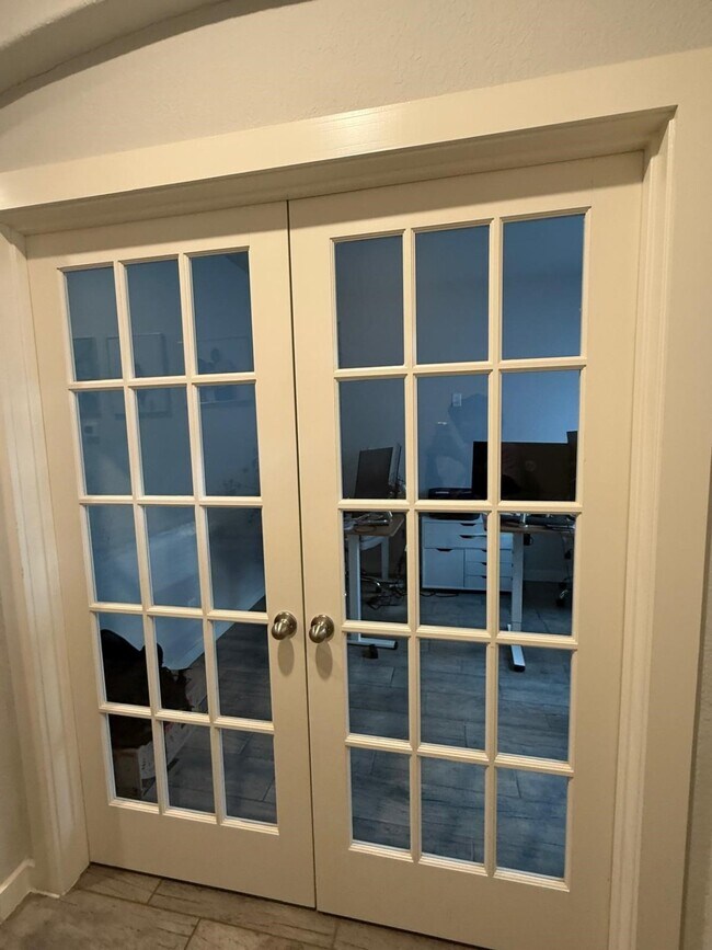 Building Photo - 740 Ft Leonard