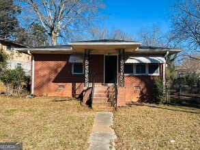 Building Photo - 50 Lone Oak St