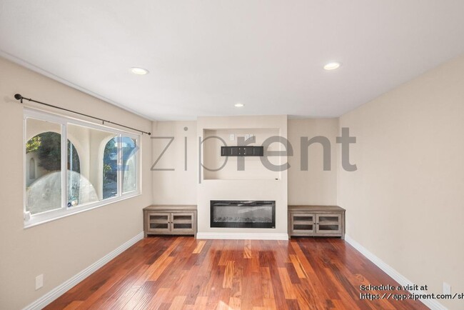 Building Photo - 41098 Bairo Ct