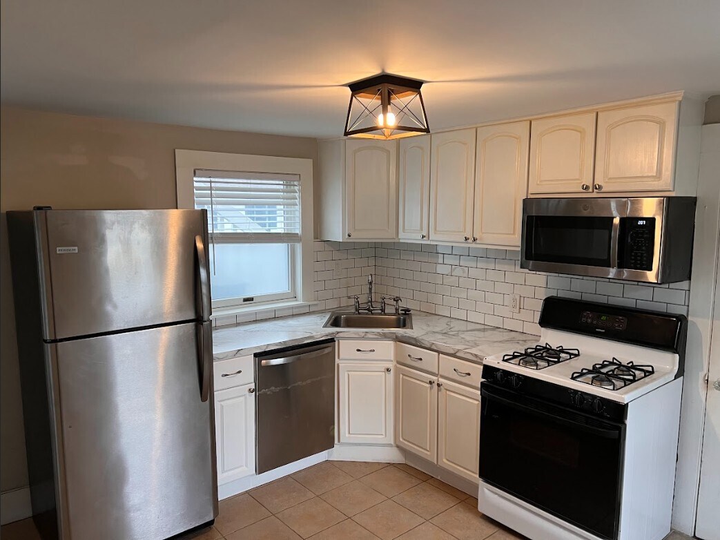 Kitchen - 70 Ocean Ave