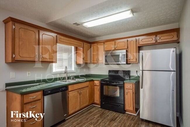 Building Photo - 240 Pebble Ridge Dr
