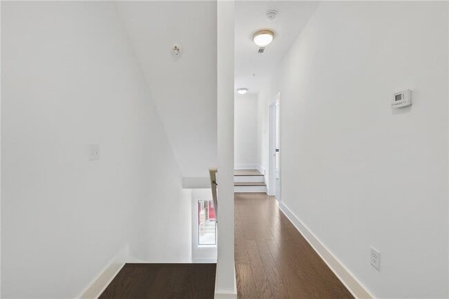 Building Photo - 966 Moda Dr