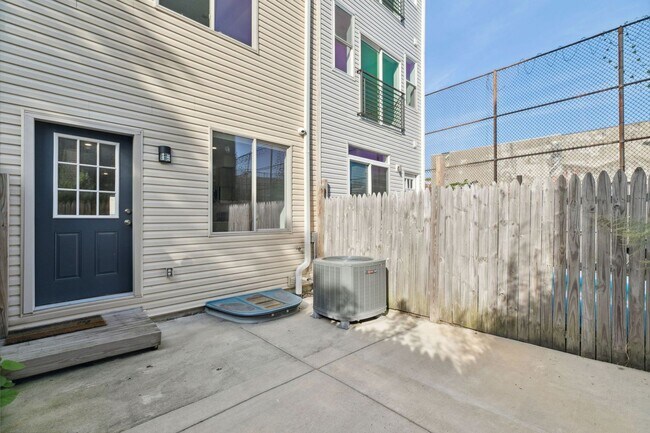 Building Photo - 1845 A St