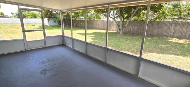 Building Photo - 126 Fiesta Dr