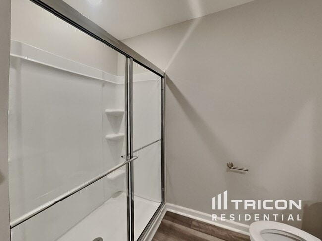 Building Photo - 141 Gladstone Loop