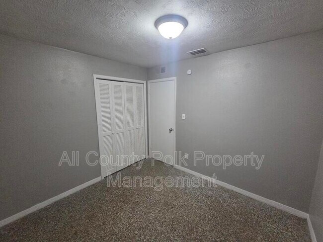 Building Photo - 2807 Hertha Ave