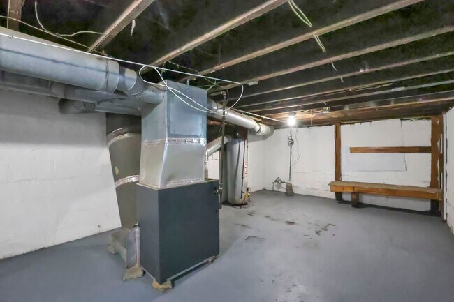 Building Photo - 2545-2547-2547 Sullivant Ave