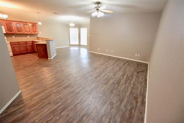 Building Photo - 621 Chestnut Ct