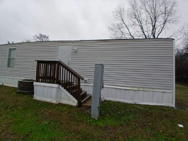 Building Photo - 1325 Wenlon Dr