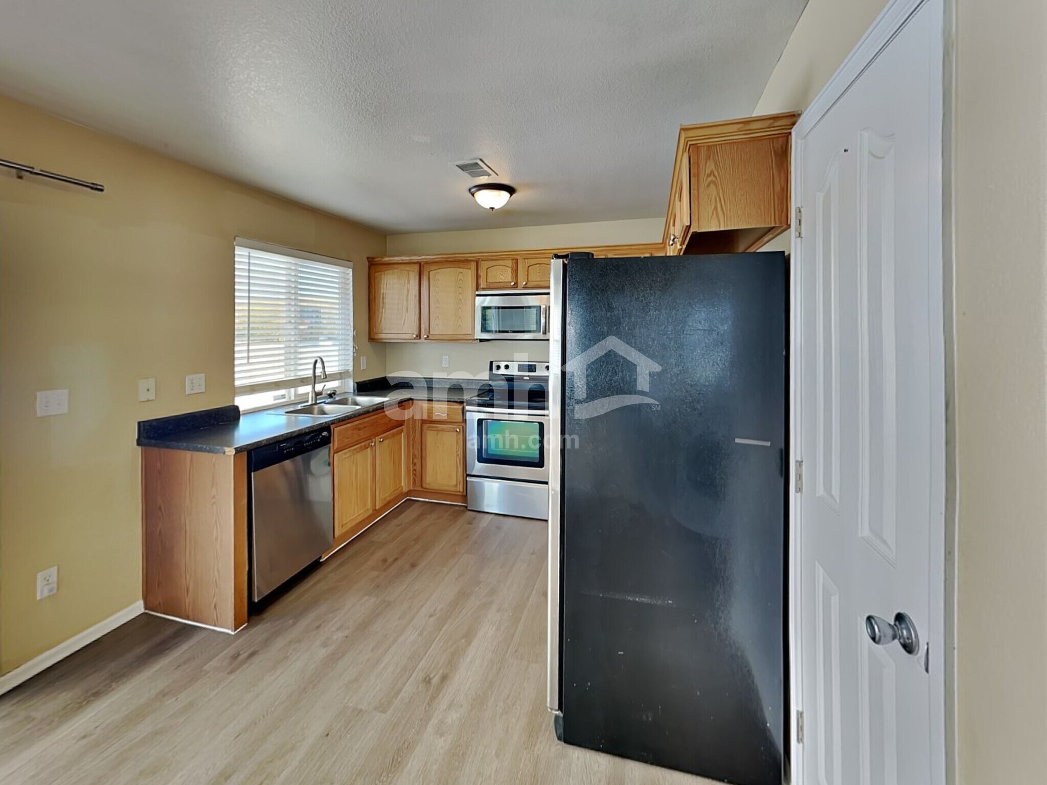 Building Photo - 21551 E 42nd Ave