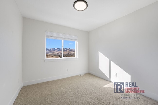 Building Photo - Brand New 3 Bedroom 2.5 Bath Townhome - Small dog allowed