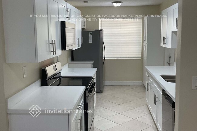 Building Photo - 10221 Dolphin Rd