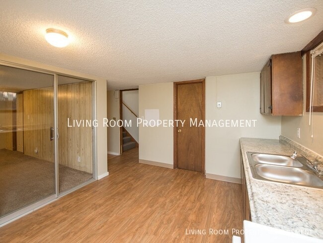 Building Photo - 8607 N Leonard St