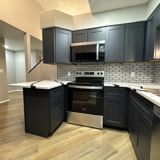 Building Photo - Luxurious 2-Bedroom Apartments with Modern...