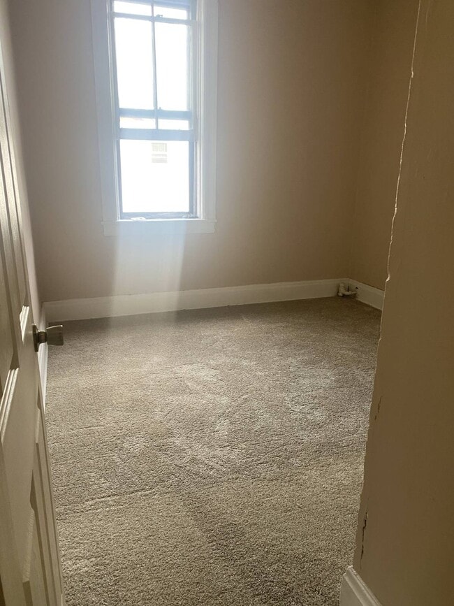 Building Photo - 169 7th Ave