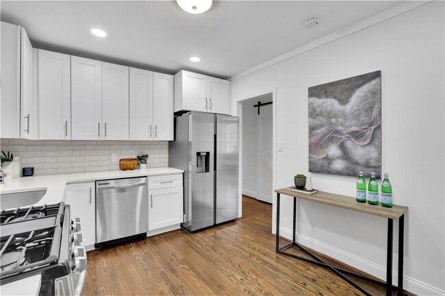 Building Photo - 2222 Beecher Cir SW