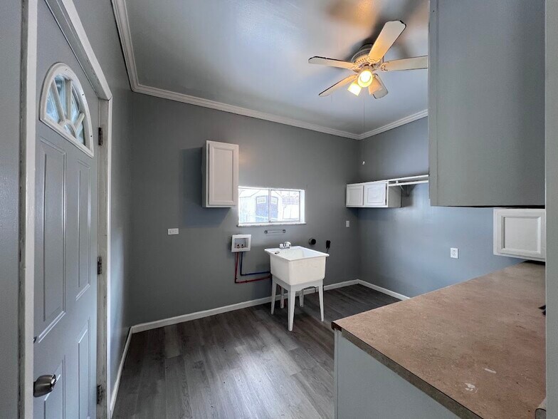 Building Photo - 303 Ohio Ave