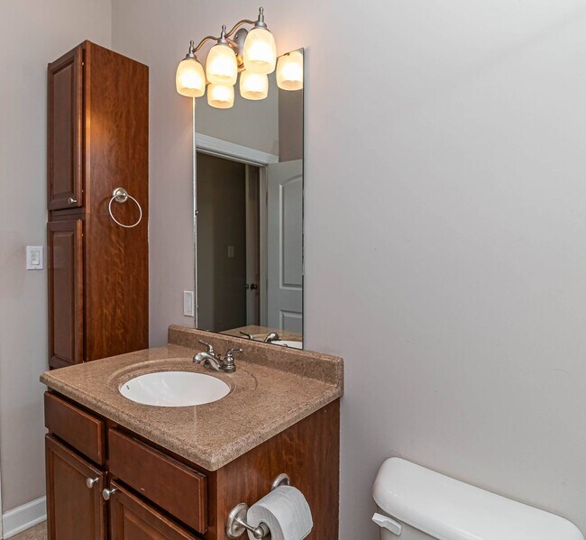 Building Photo - 109 Willow Pond Dr