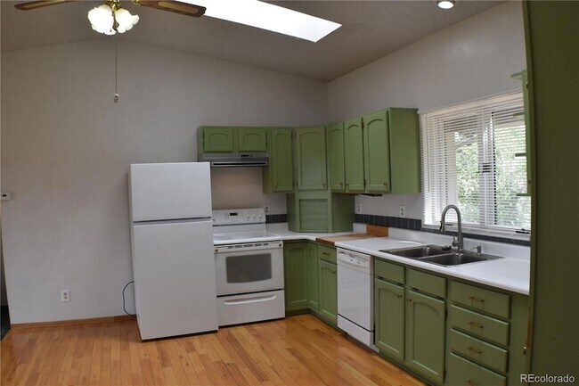 Building Photo - 1014 Elfin Glen Dr