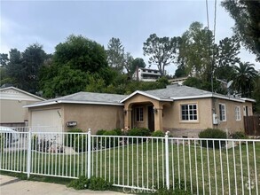 Building Photo - 5333 Canoga Ave