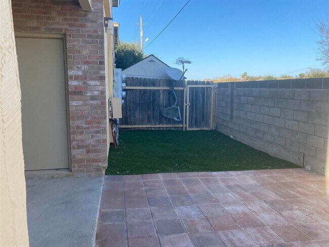 Building Photo - 9903 Crystal Ct