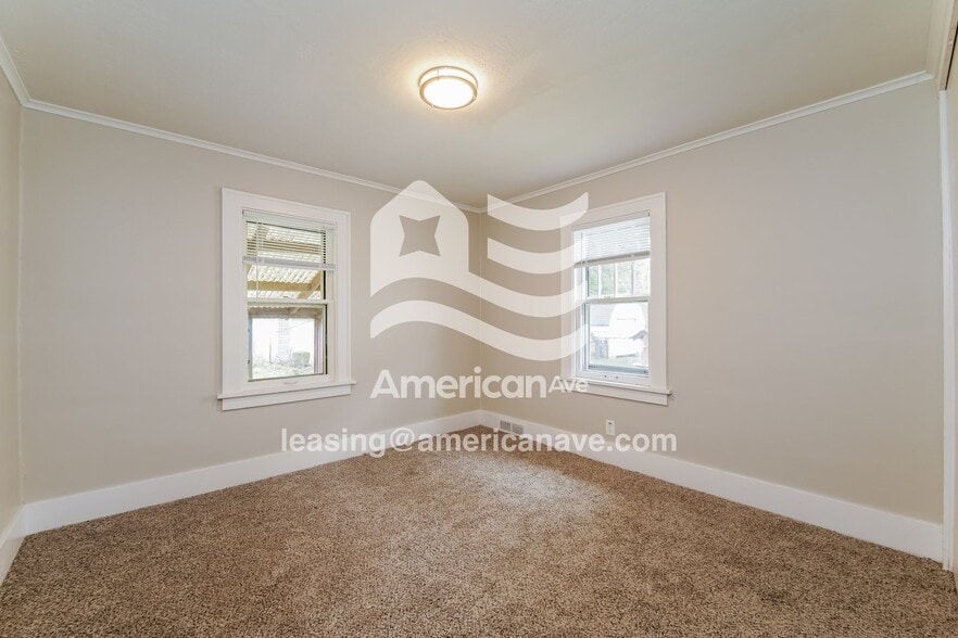 Building Photo - 1305 N Meade St