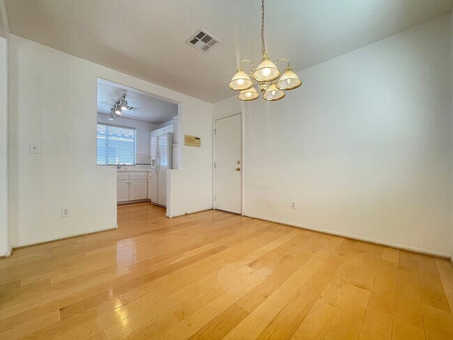 Building Photo - 3bedroom home in a GATED community near the strip