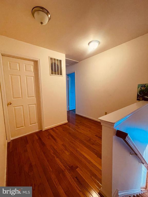 Building Photo - 404 Navaho Dr