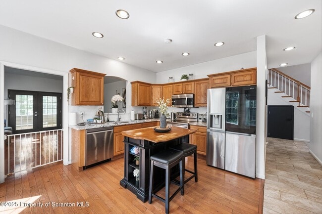 Building Photo - 32 Pine Tree Dr